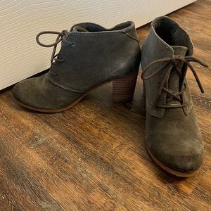 Tom’s booties